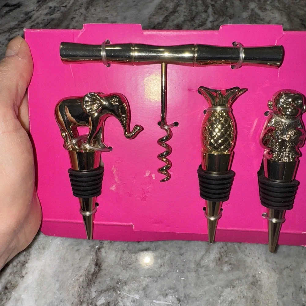 NEW IN BOX Lilly Pulitzer x Target Limited‎ Edition Gold 4-Piece Barware Set