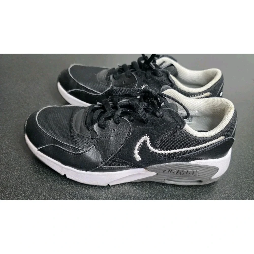 Nike Kids' Grade School Air Max Excee II Shoes Black White Youth 4.5Y Unisex EUC