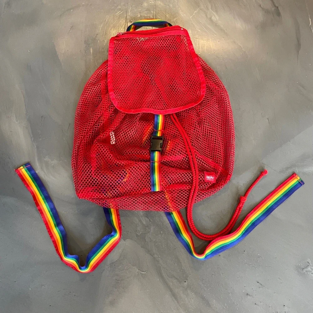 VTG Mossimo Red Mesh Backpack Rainbow Straps Drawstring Festival Concert Bag‎
