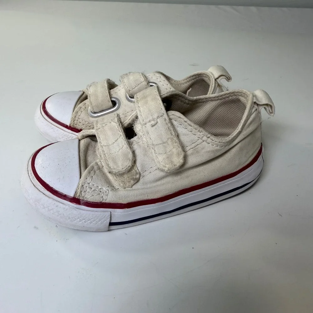 Converse Chuck Taylor All Star 2V Infant Size 6 Cream‎ Canvas Sneakers 769029F