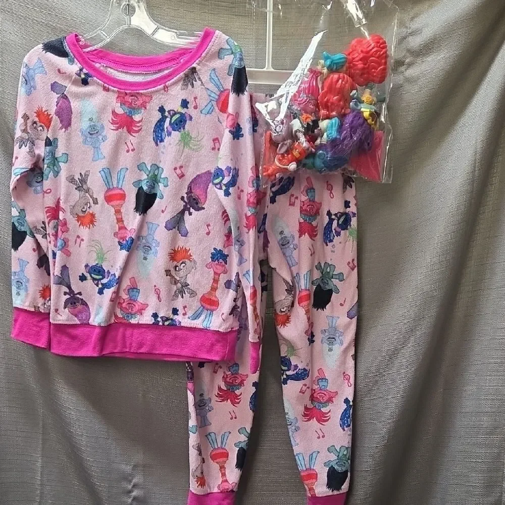 Dreamworks Pink Pajama Set with‎ Colorful Characters Childs Size Small