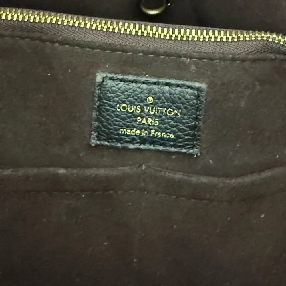 Louis Vuitton pristine like