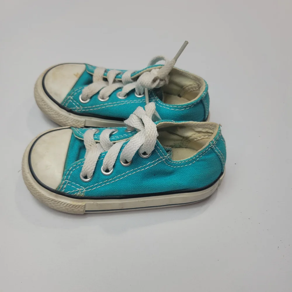 Converse Blue Chuck Taylor Sneakers‎ Classic Style
