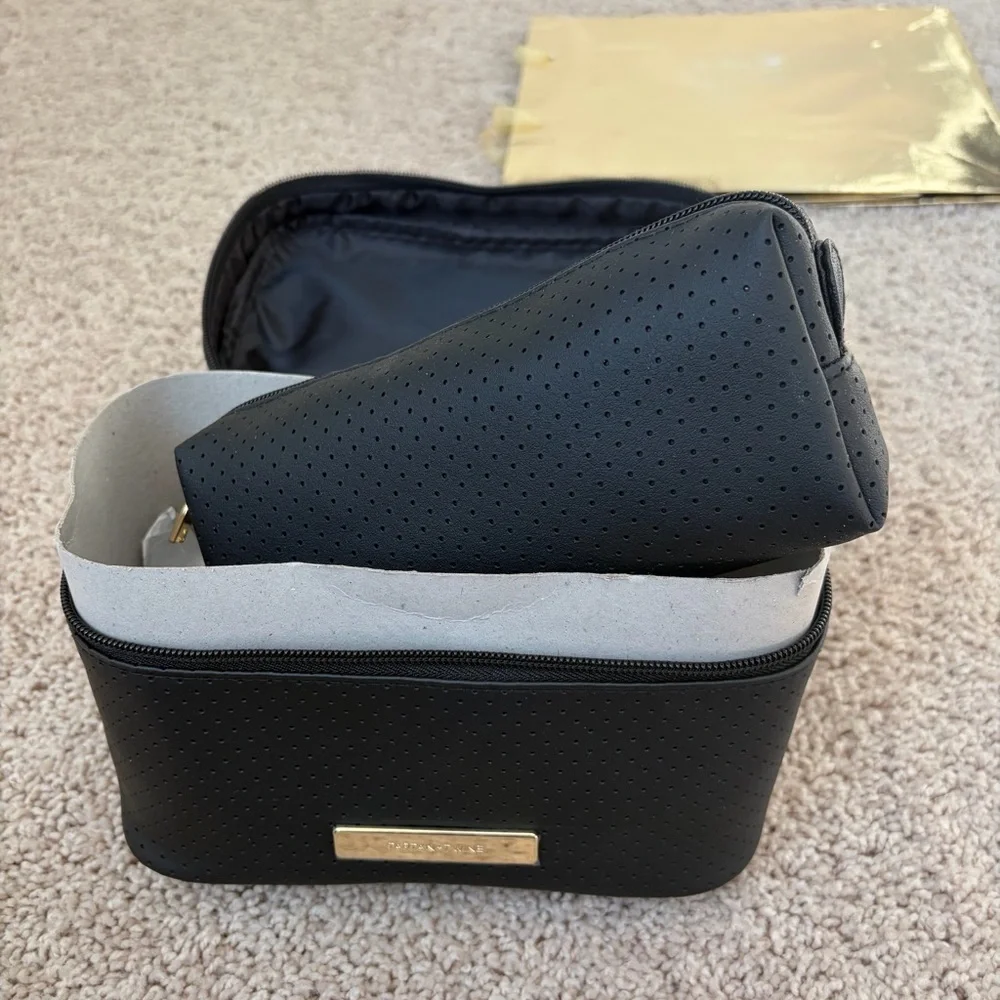 N/A stylish black