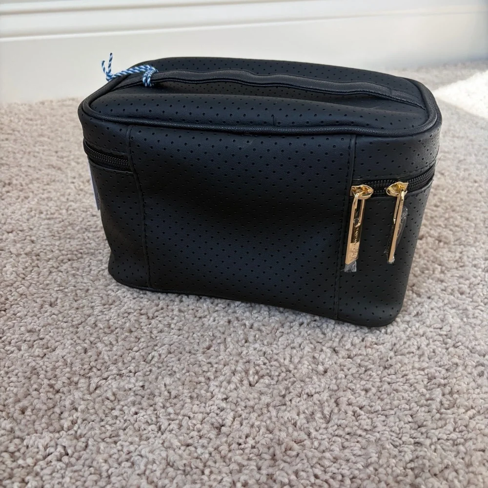 N/A stylish black