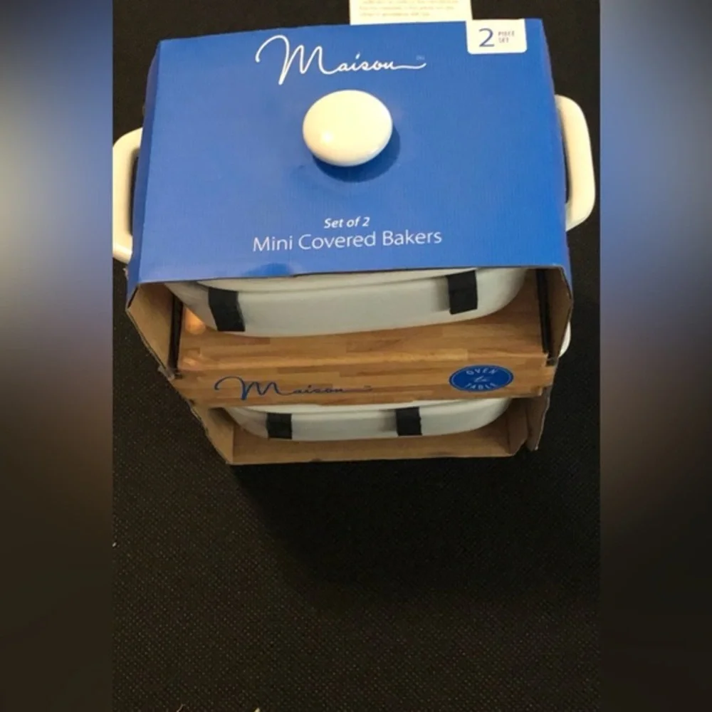 Set‎ of 2 oven to table mini ceramic covered bakers with lids new