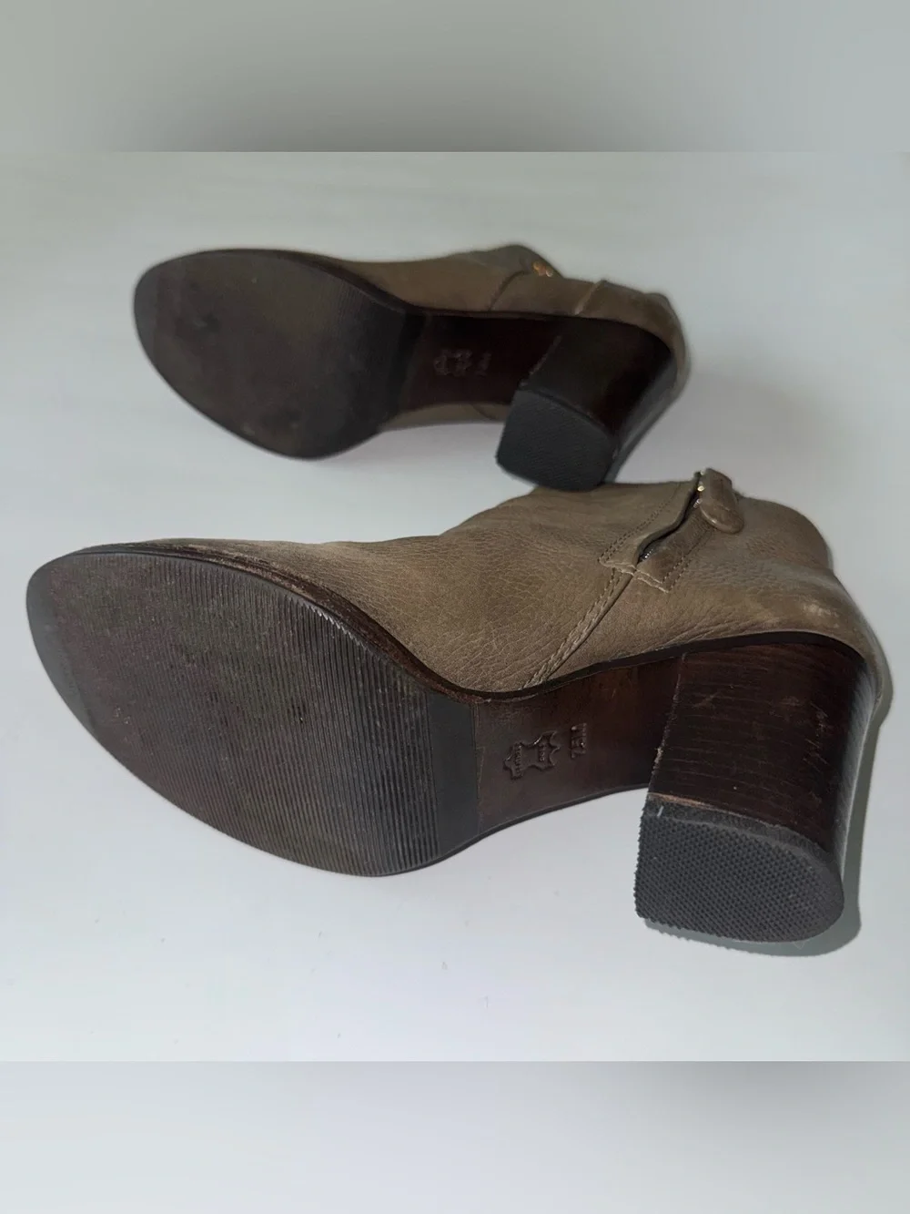 Tory Burch Junction Porcini Green Tumbled Leather Ankle Booties Size 7.5M