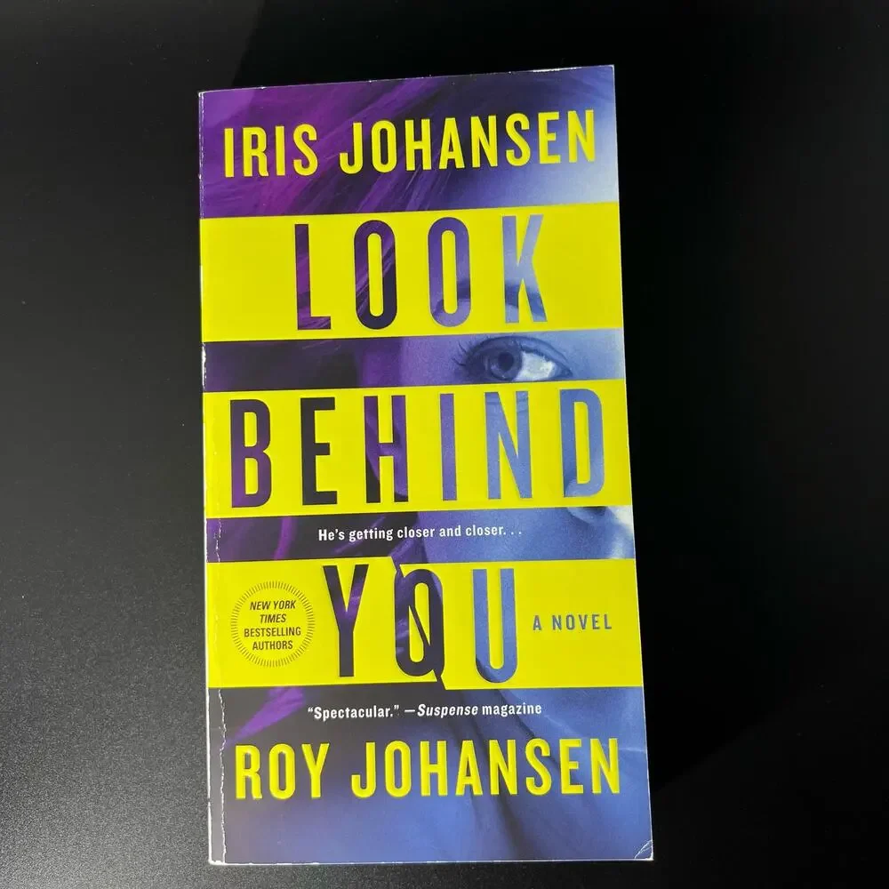 Look Behind You:‎ A Novel (Kendra Michaels, 5)