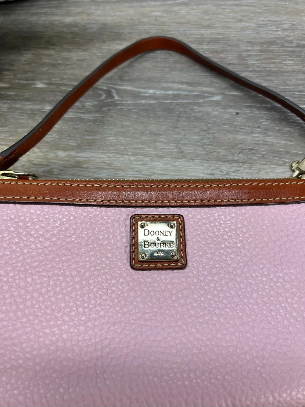 Dooney & Bourke compact dooney