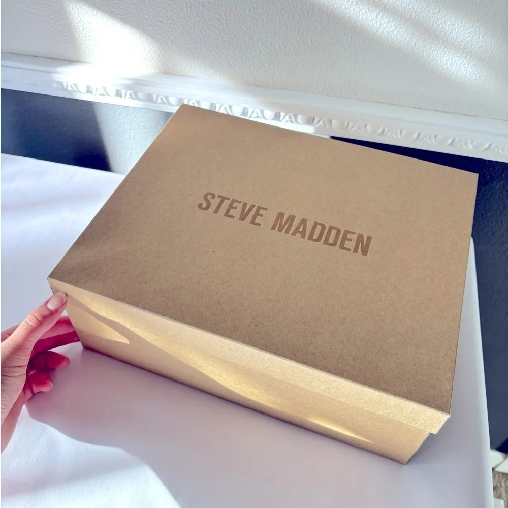 Steve Madden new box