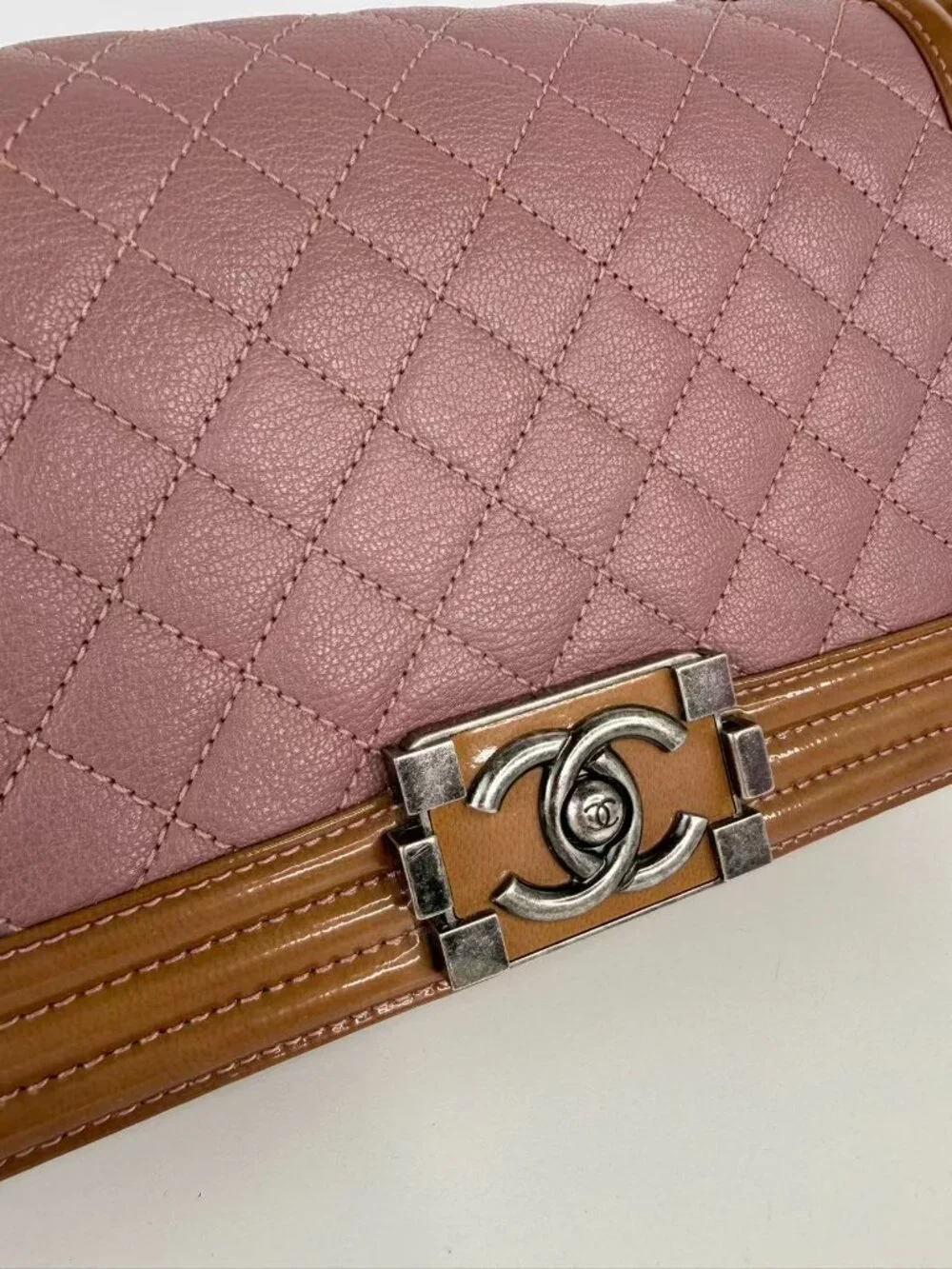 Chanel boy flag bag
