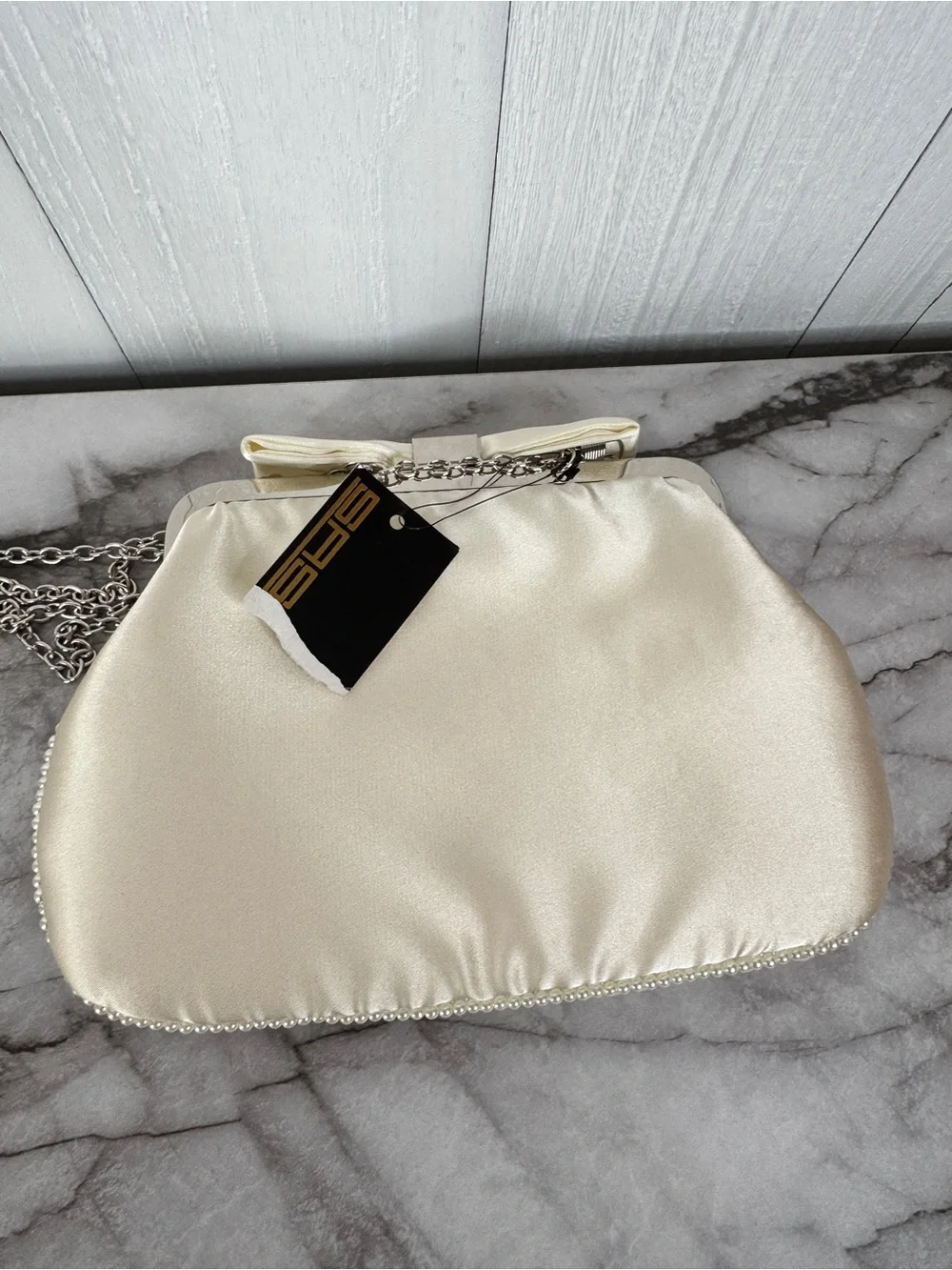 N/A elegant ivory