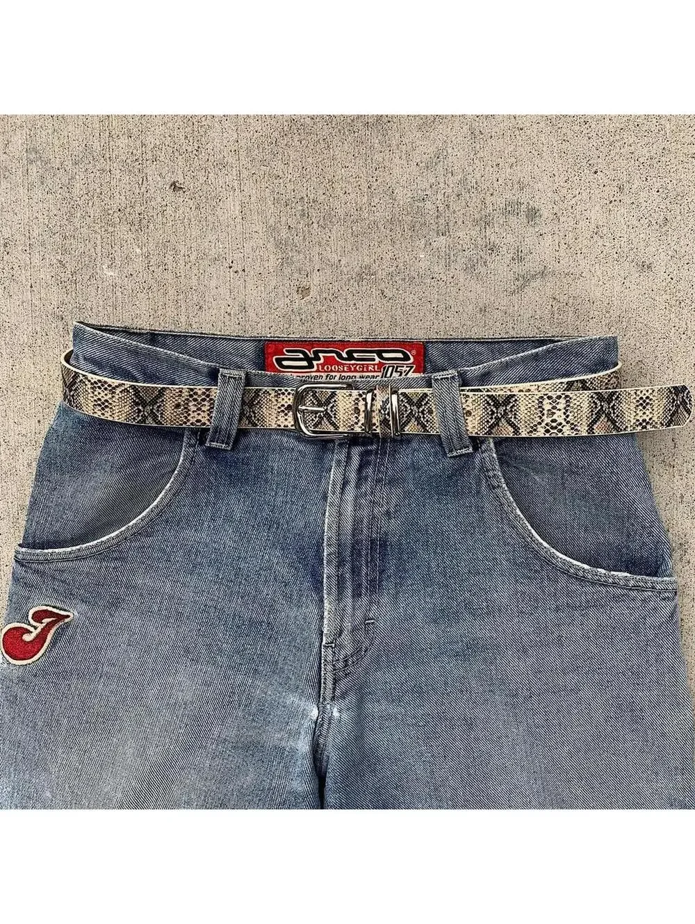 N/A streetwear ships everyday