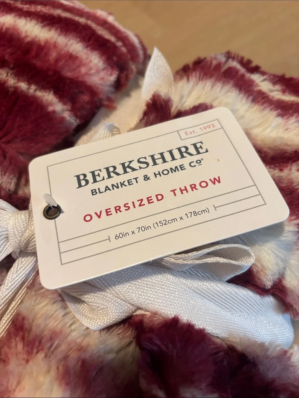 NWT Berkshire Plush Oversized Throw 60