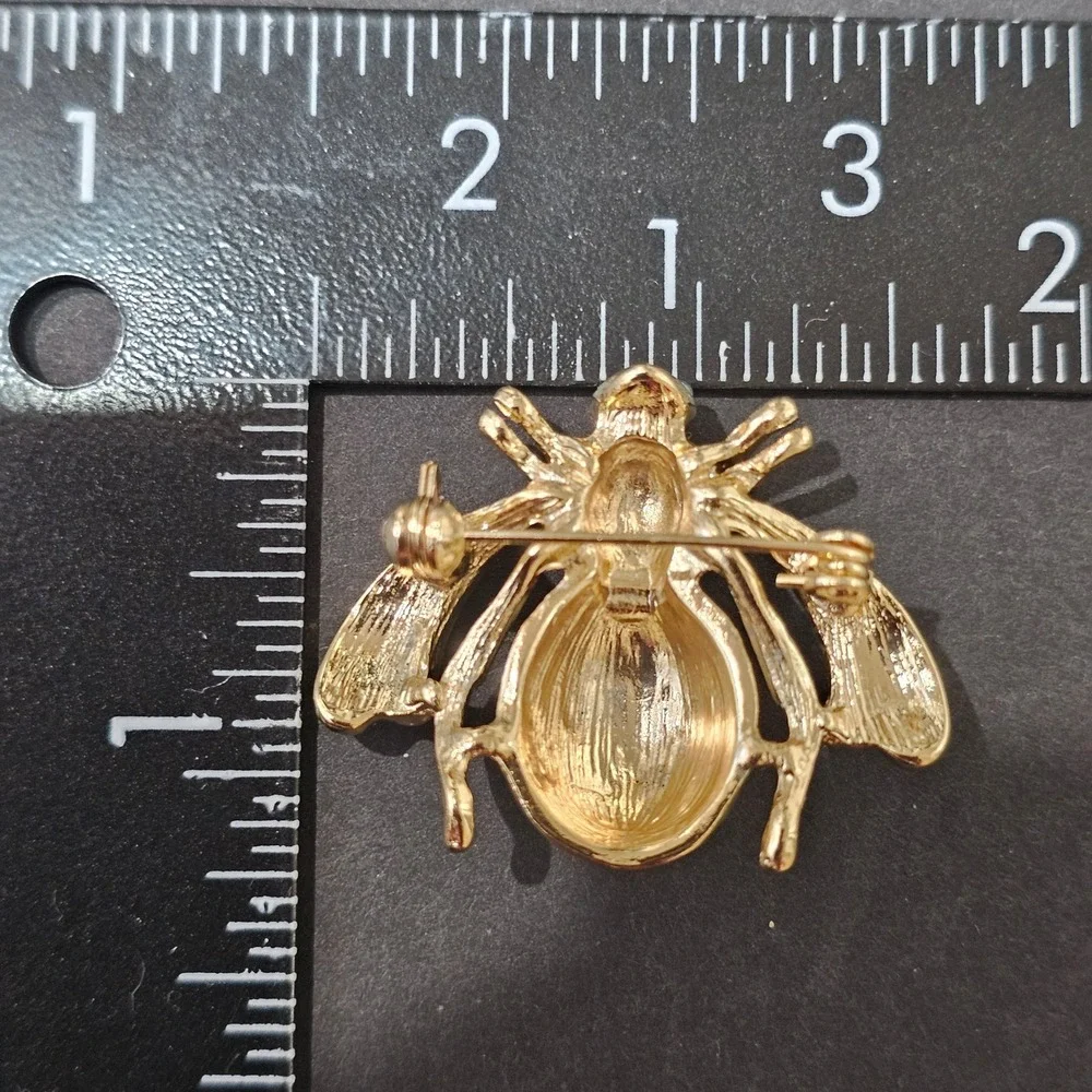 N/A enamel bee