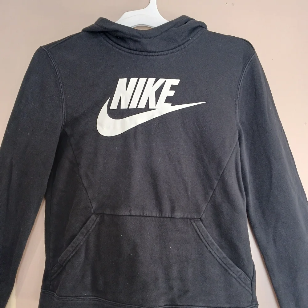 Nike swoosh logo