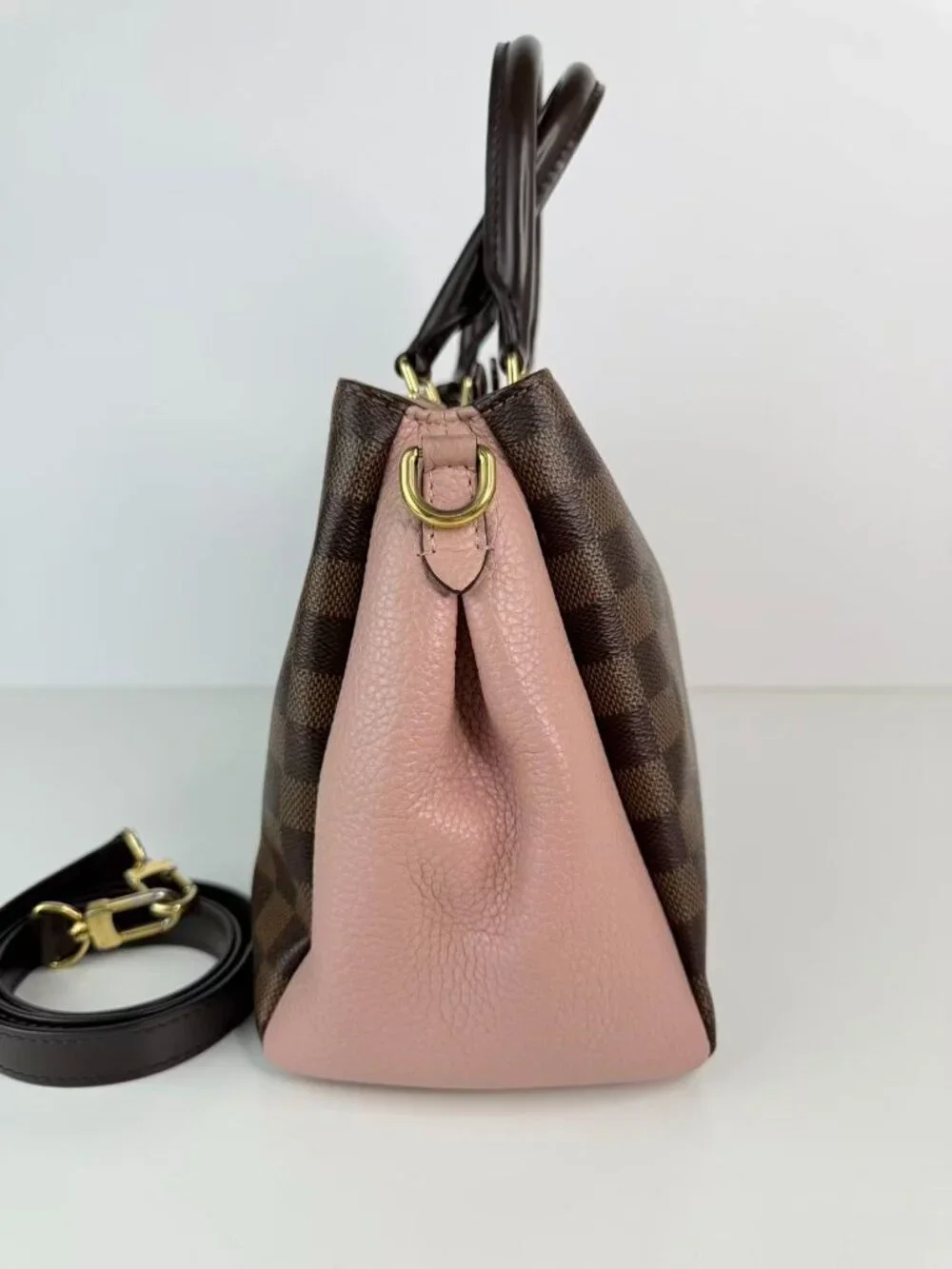 Louis Vuitton scratches rubbing deformation