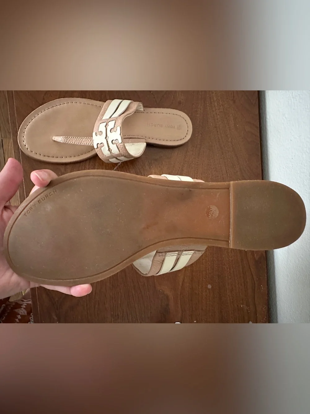Tory Burch beach iconic rubber