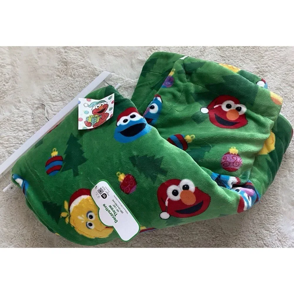 Sesame Street Christmas W/Sherpa Throw Blanket  Elmo Cookie Monster Big Bird NEW