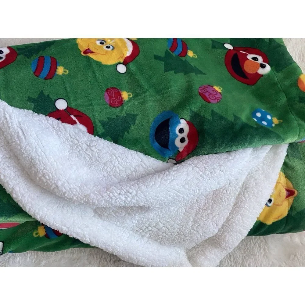 Sesame Street Christmas W/Sherpa Throw Blanket  Elmo Cookie Monster Big Bird NEW