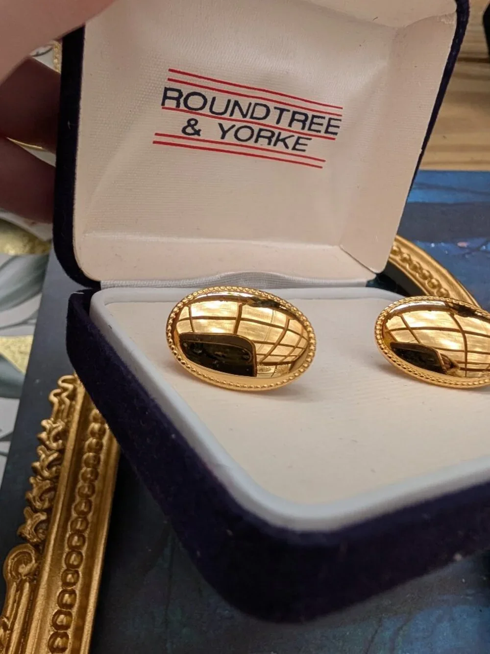 Roundtree & Yorke item id
