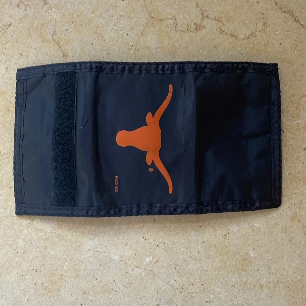 NWOT University of Texas Longhorn nylon wallet