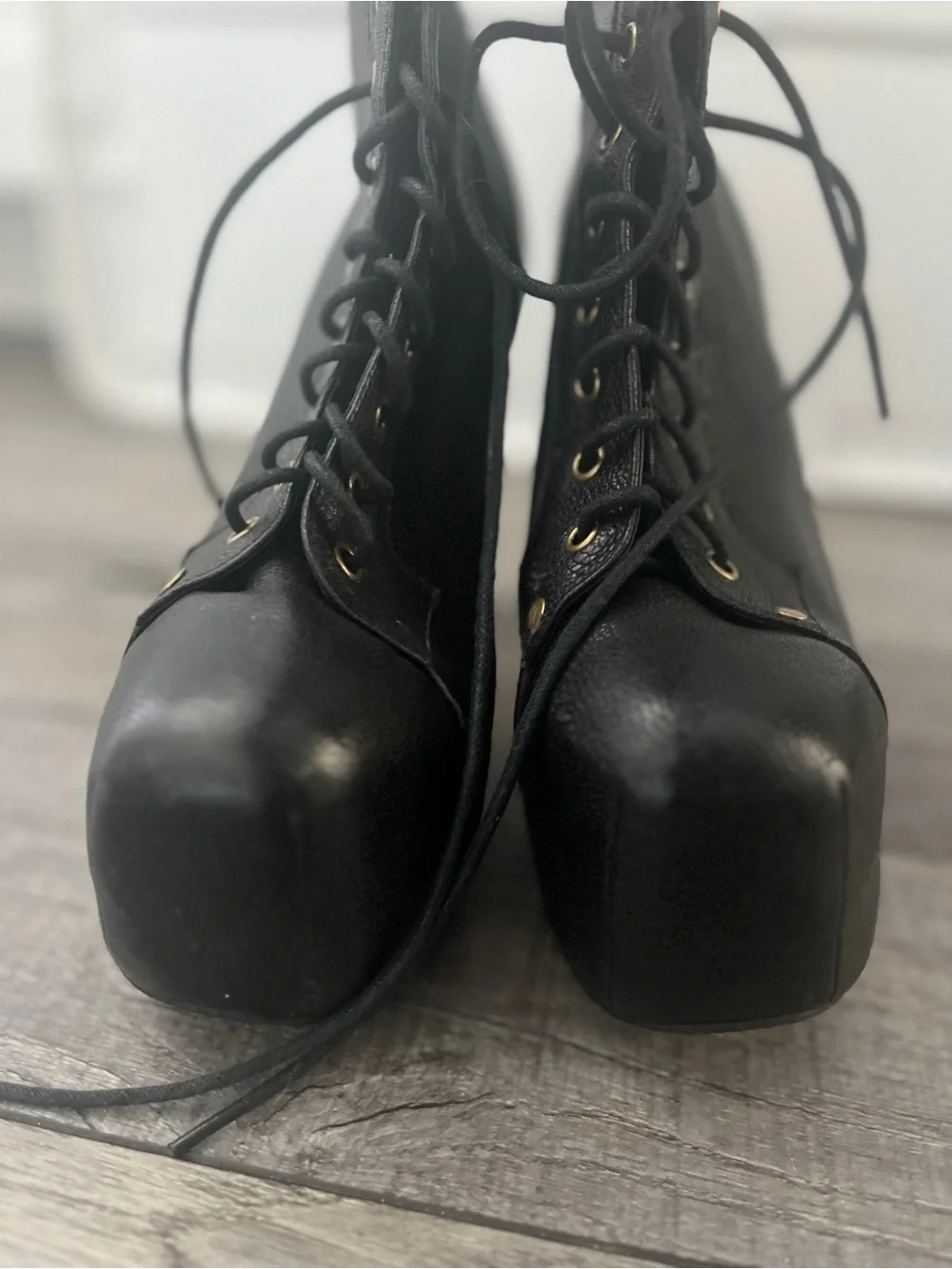 Jeffrey Campbell iconic lita