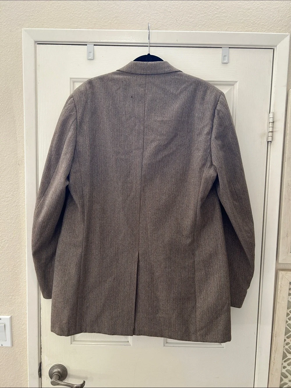 John Weitz Signature Collection 40S Gray Herringbone 100% Wool Sport Coat Blazer