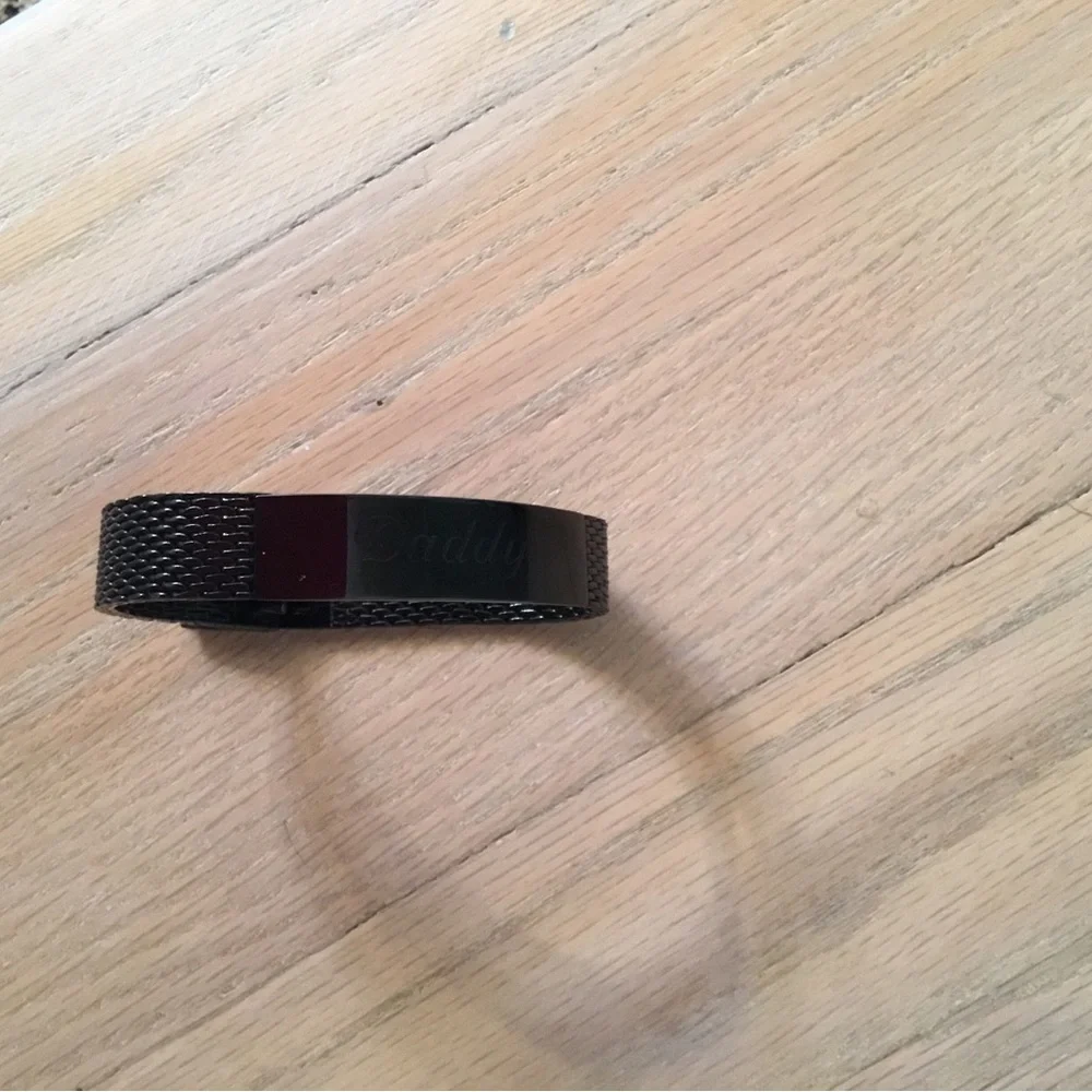 N/A sleek black