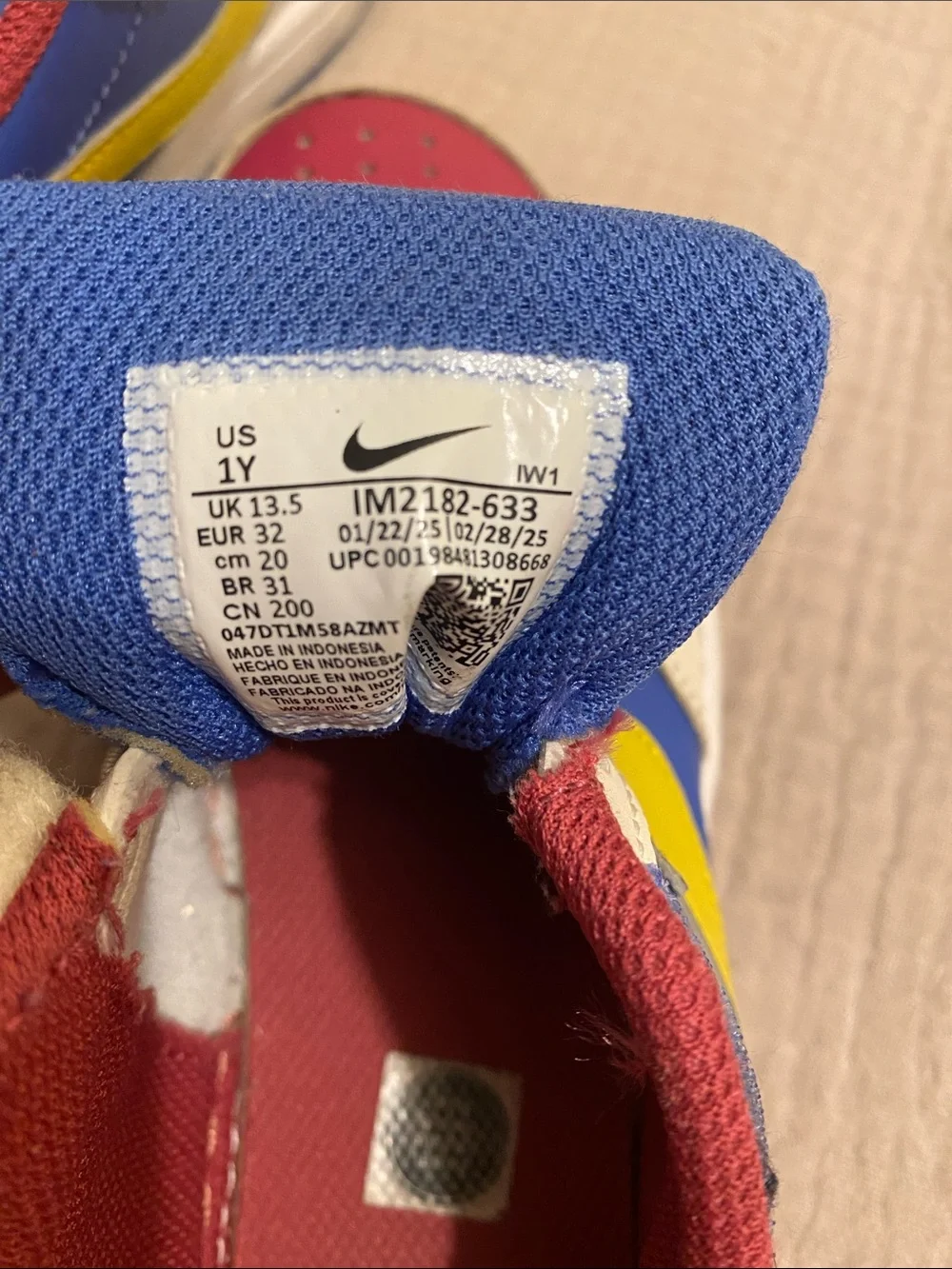 Nike colorful low