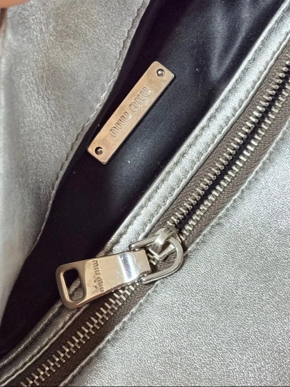 Miu Miu compact miu