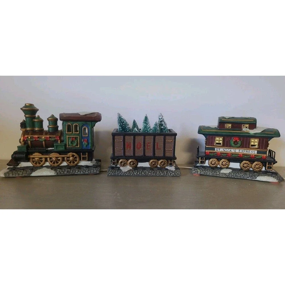 St Nicholas Square Train Set 3 Piece Illuminated Christmas Village Accessory Box