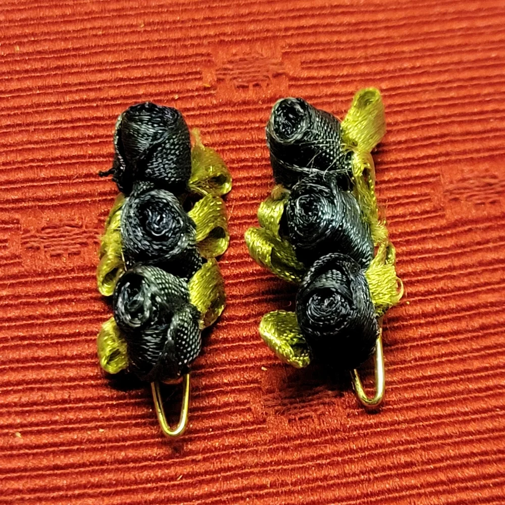 Vtg Hair Clips  Barrettes Black Roses Leaves