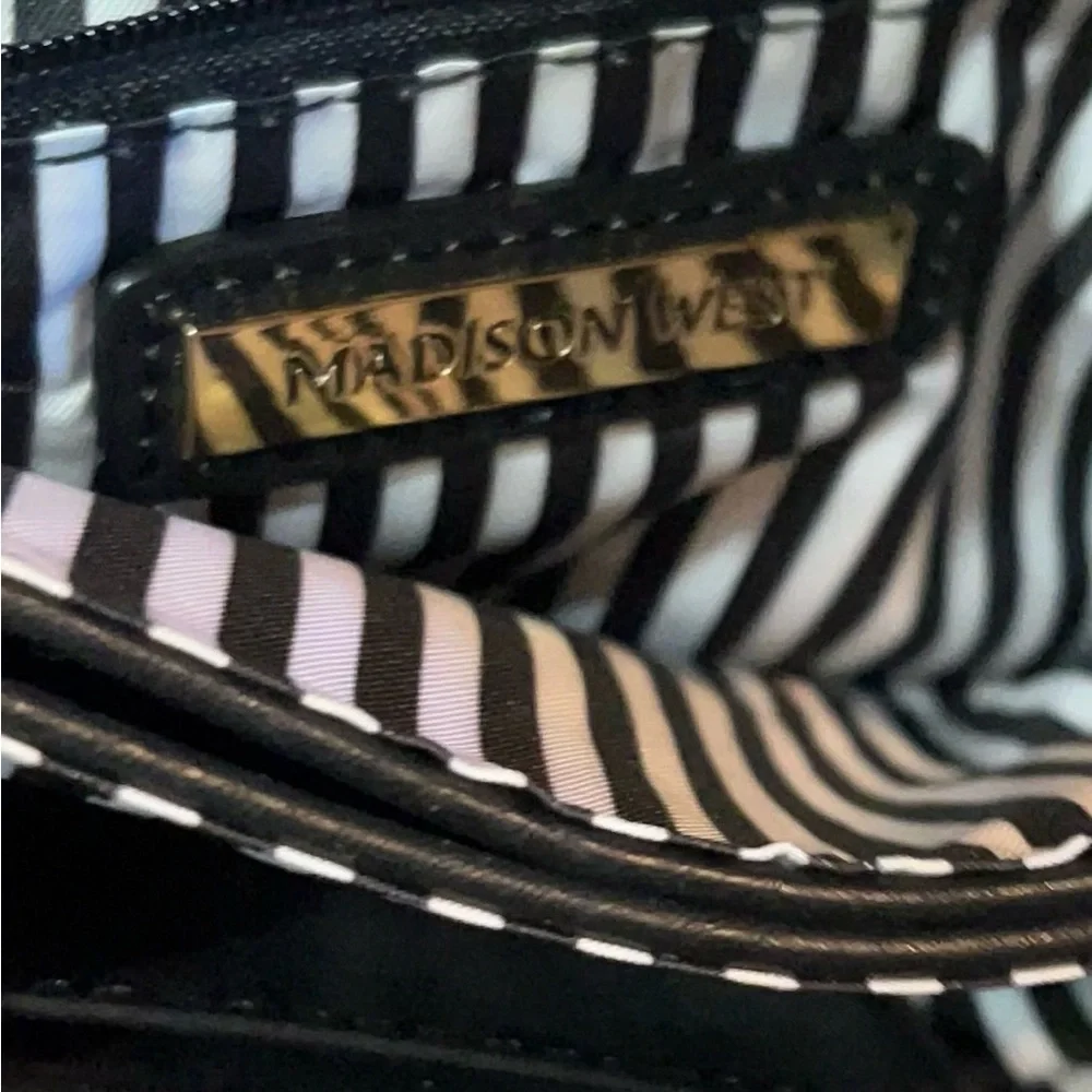 Madison West wide black