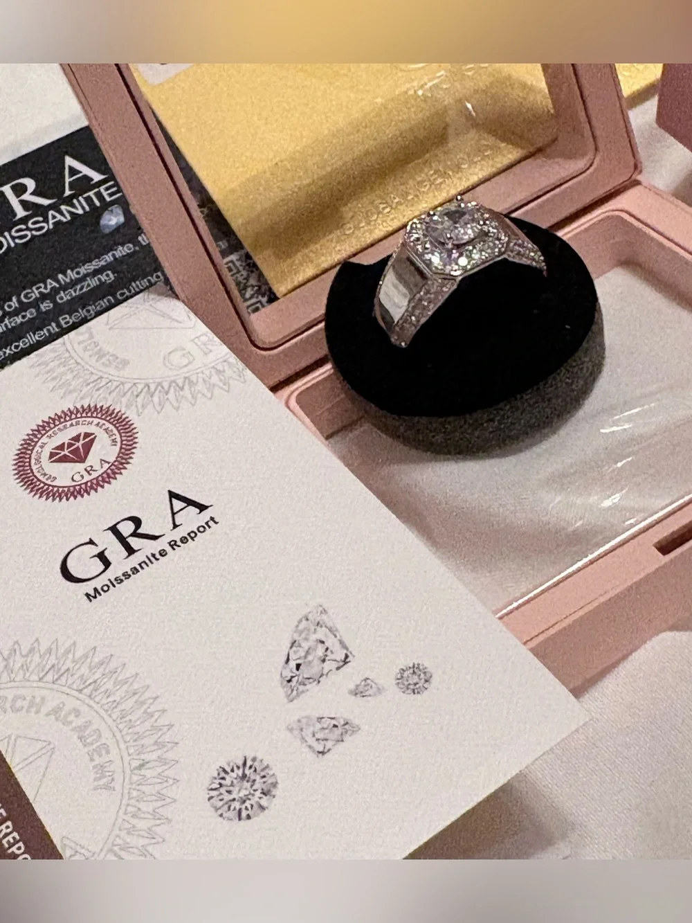Moissanite box carats