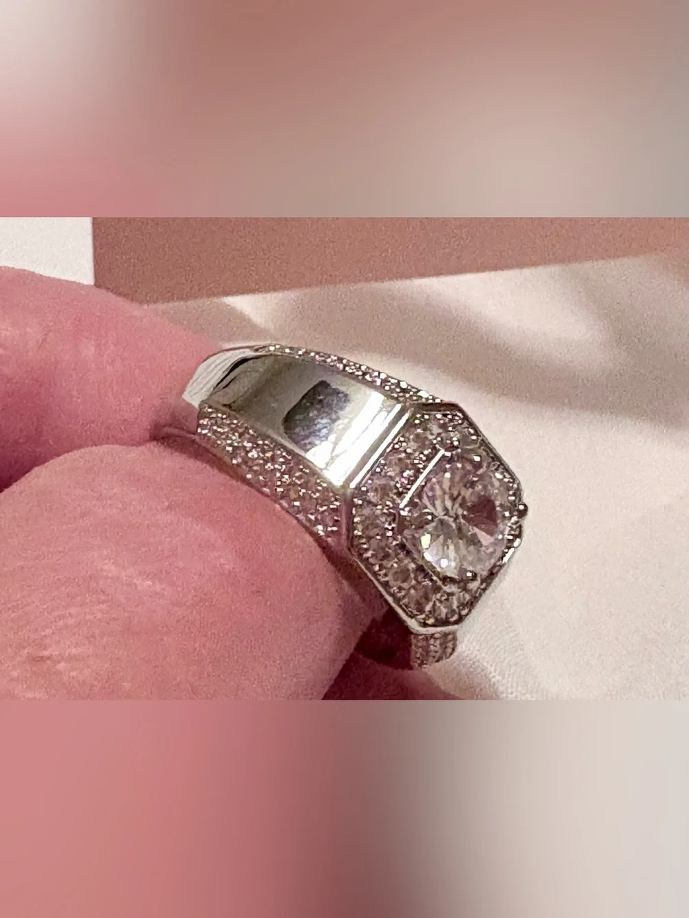 Moissanite size carats