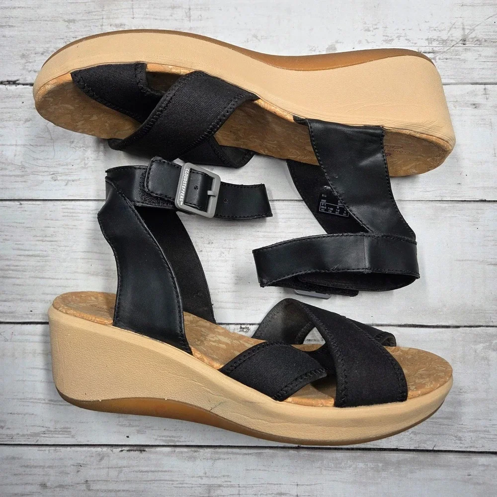 Clarks minor scuffing