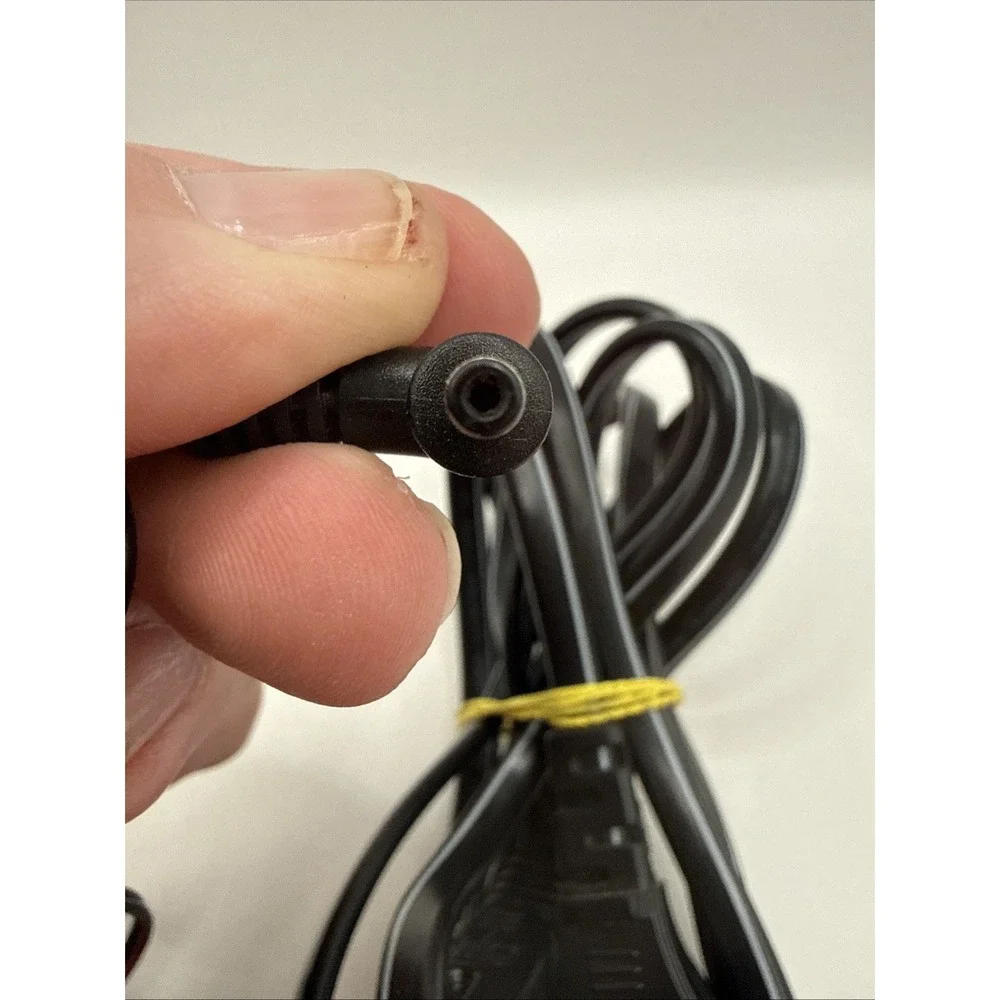Original CANON CA-570 Compact Power Adapter For Camcorders Output: 8.4V  1.5A
