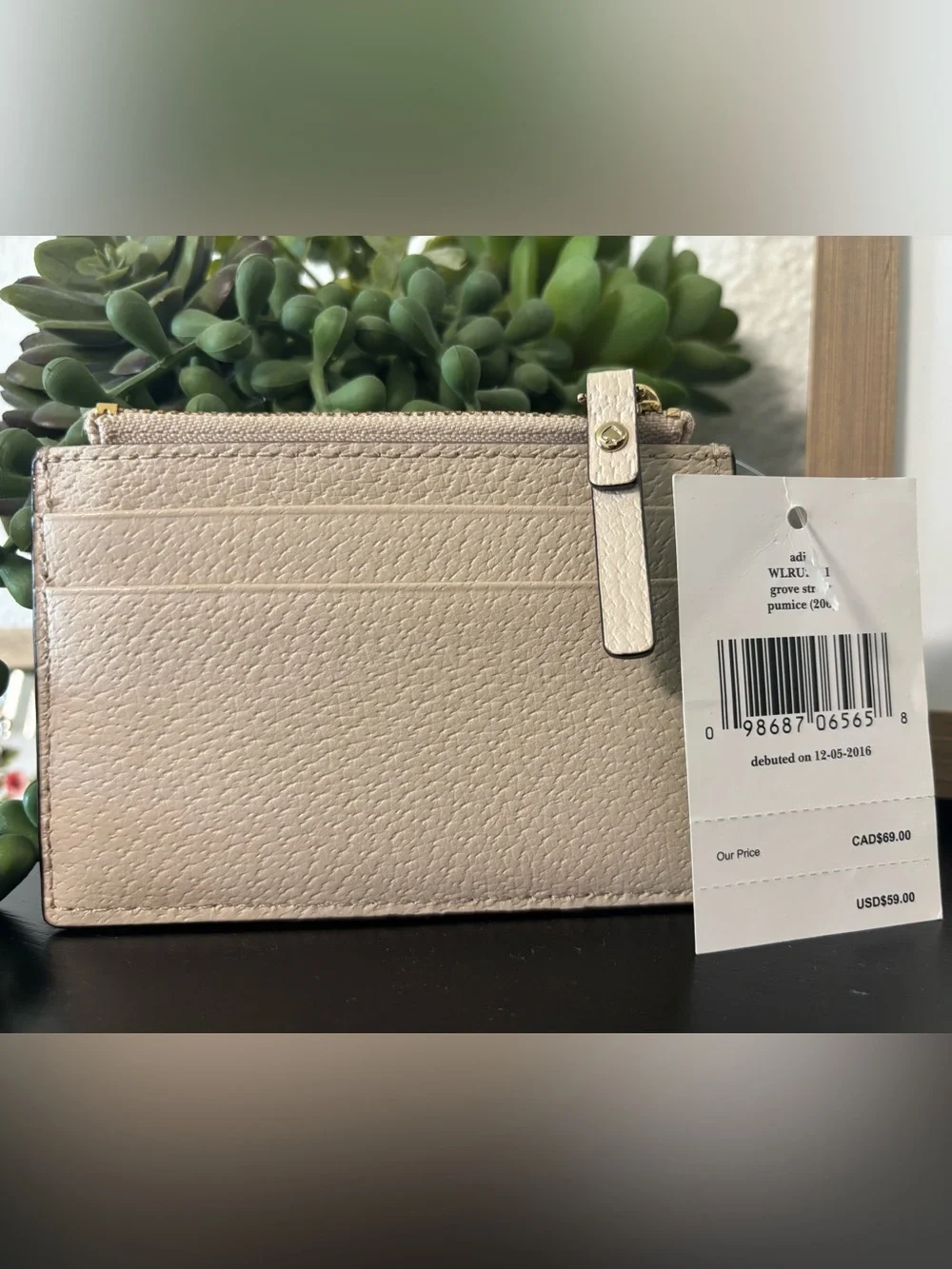 2016 Kate Spade Grove Street Card Case in Pumice with Gold Hardware