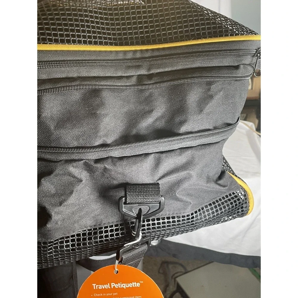 Southwest Airlines Approved Pet Carrier Vented 19x12x12 w/ Document Pouch