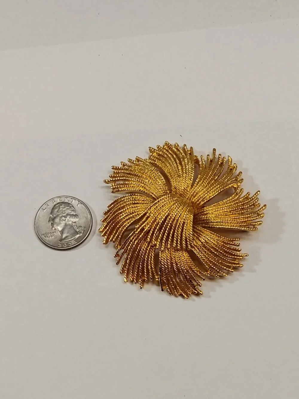 Monet cordelia gold