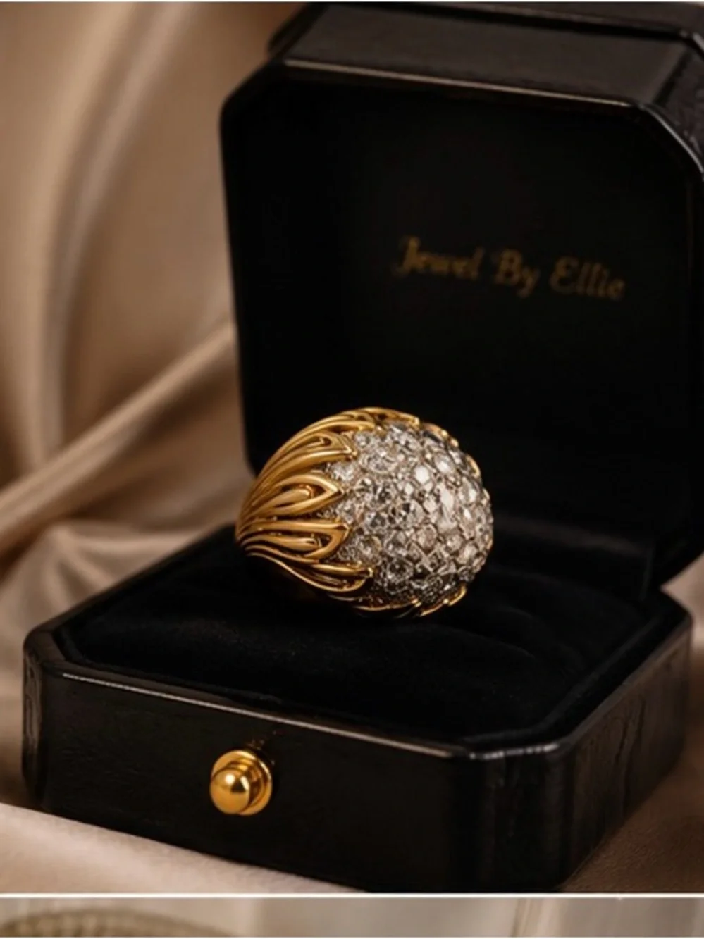 REVOLVE elegant gold