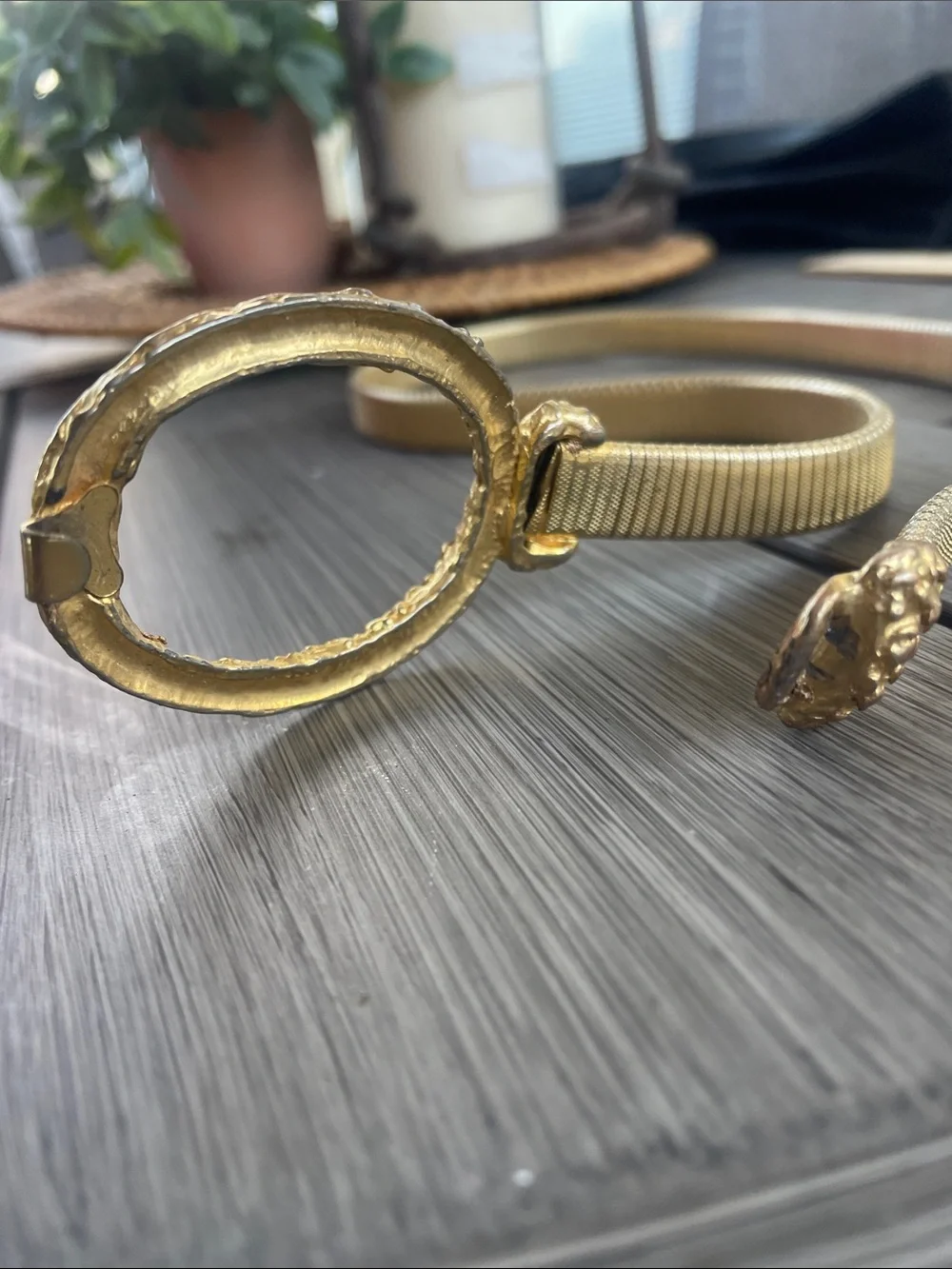 N/A elegant gold