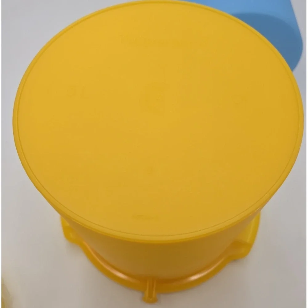 Vtg Tupperware Jumbo Containers 2 Harvest Yellow Blue Lids 5L Cottagecore