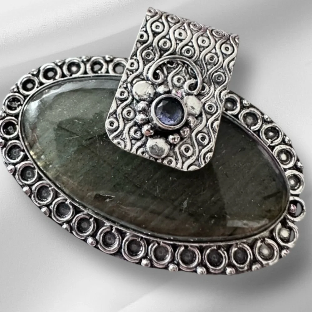 Handcrafted Artisan Jewelry Labradorite Pendant Accent Art to Wear 3331