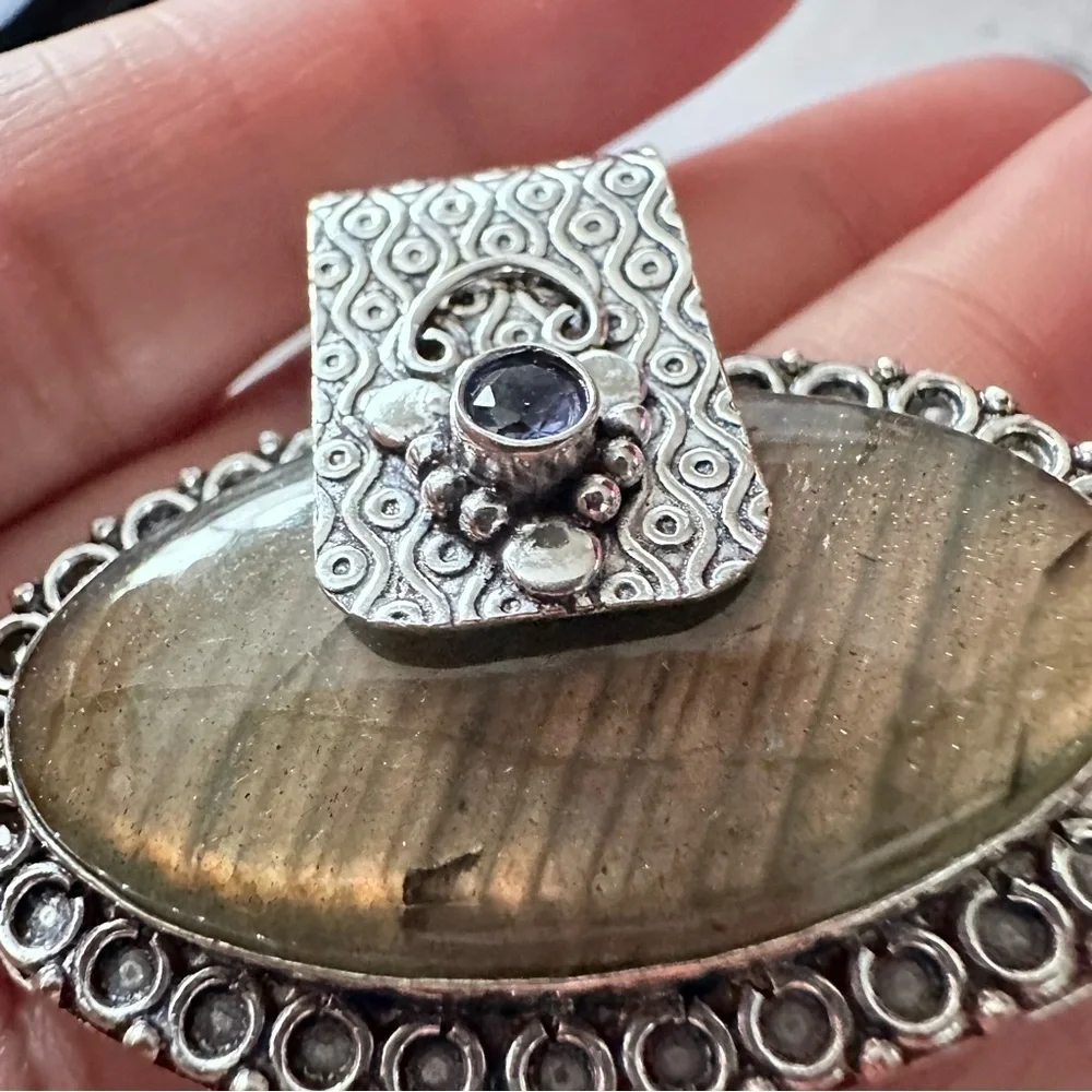 Handmade pendant labradorite