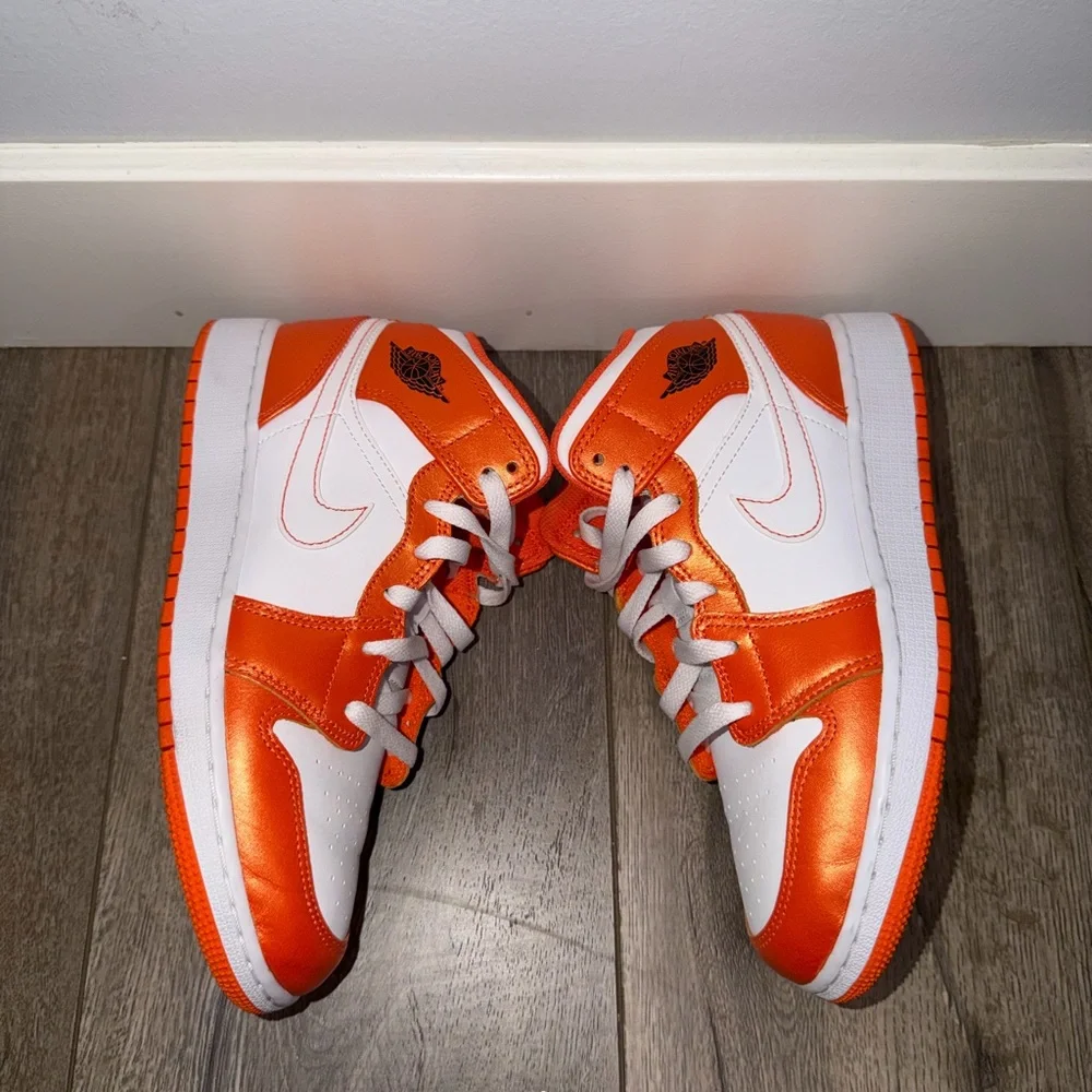 Jordan classic mid