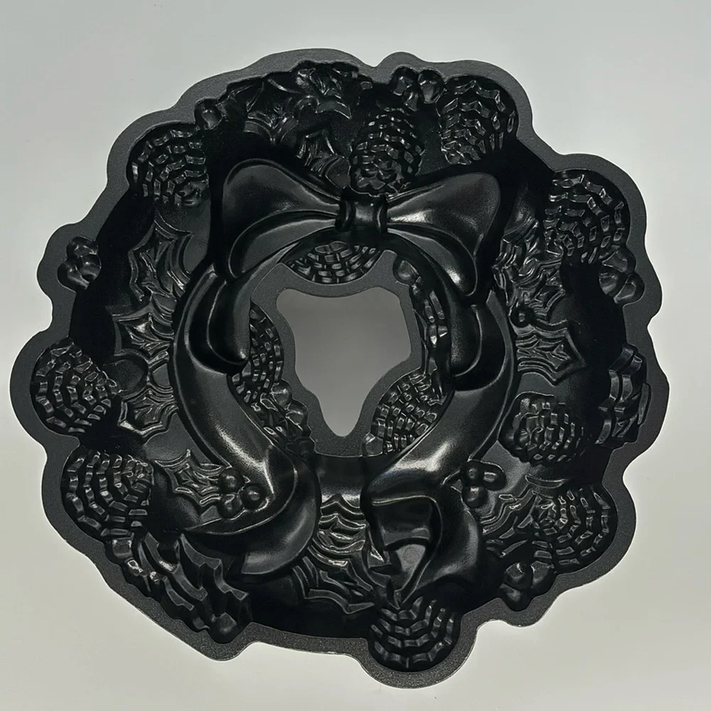 Nordic Ware Wreath Bundt Cake Pan