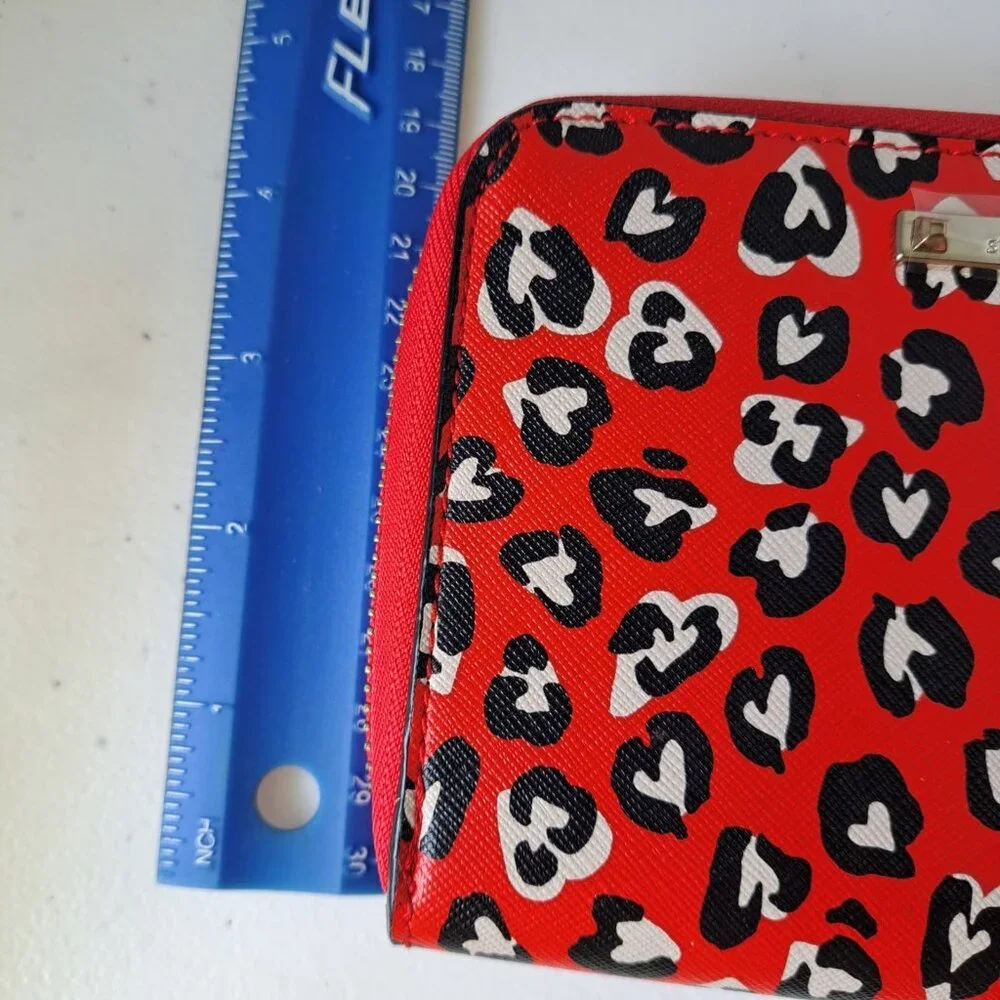 Stella & Dot Wild Hearts Tech Clutch Red Zip Wallet Wristlet Love Valentine 7x5