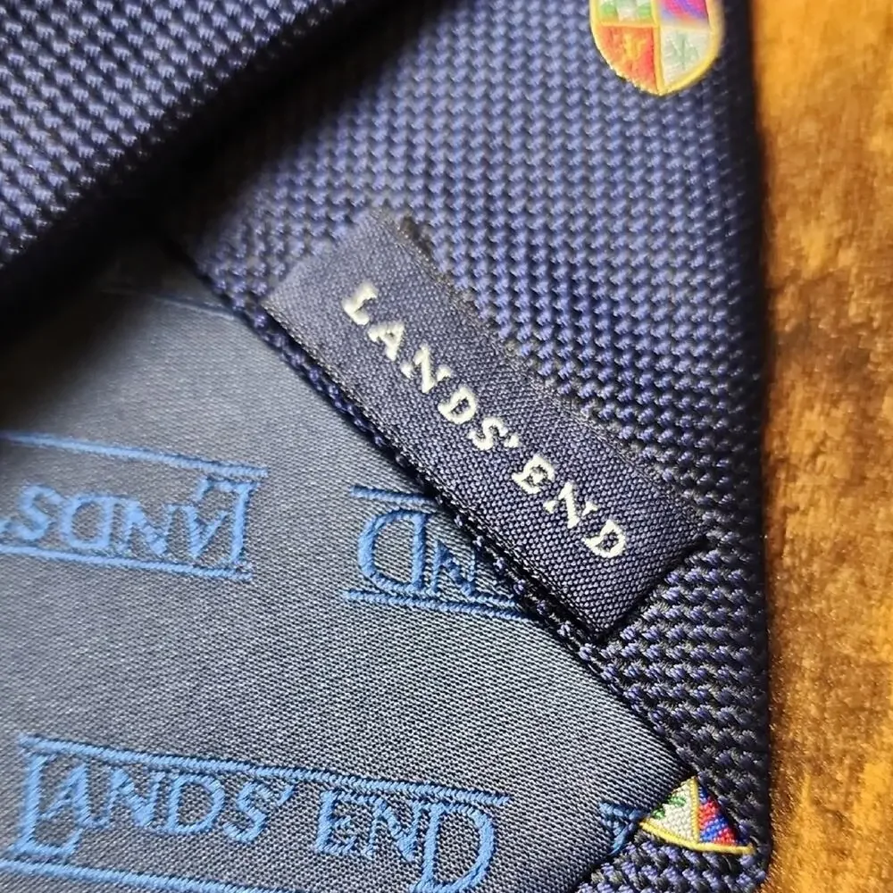 Lands End width unique